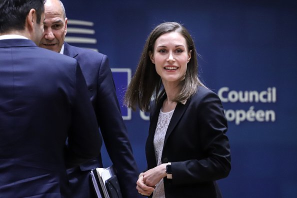 Sanna Marin, primeira-ministra mais jovem da Europa, enfrenta ameaça nuclear da Rússia (Valeria Mongelli/Bloomberg via Getty Images/Getty Images)