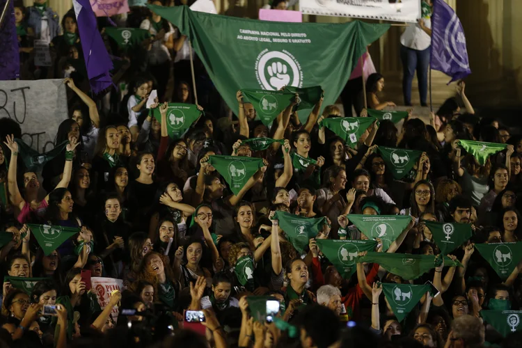 Protesto a favor da descriminalização do aborto no Rio de Janeiro (foto de arquivo): tema divide homens e mulheres da "geração Z brasileira" (Fernando Frazão/Agência Brasil)