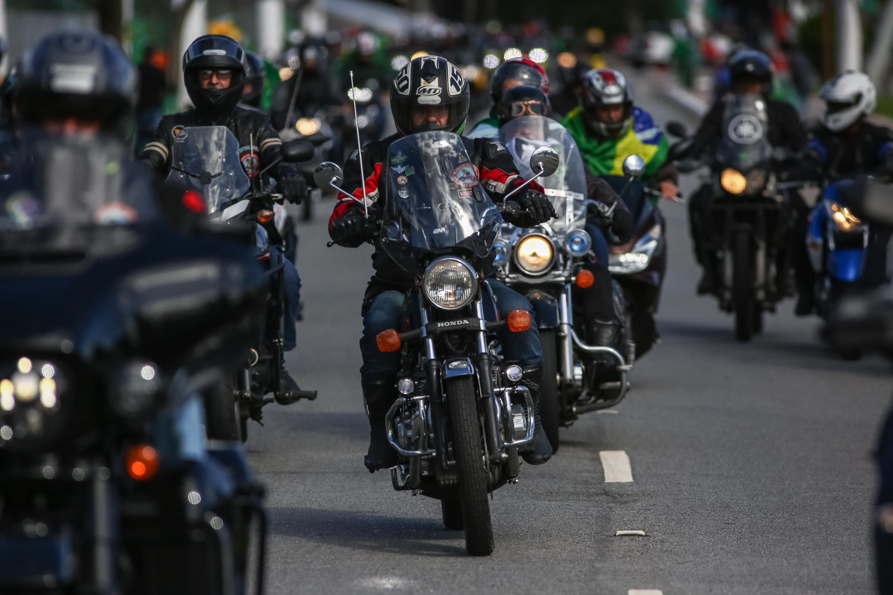 Bolsonaro participa de 'motociata' em São Paulo nesta sexta-feira, 15 de abril