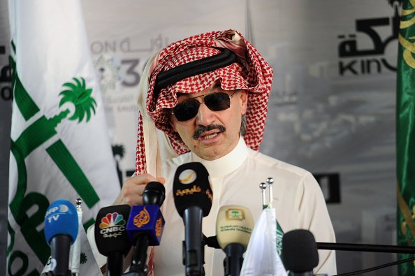 Príncipe Alwaleed bin Talal, da Arábia Saudita, é um dos maiores investidores do Twitter (AMER HILABI/AFP via Getty Images/Getty Images)