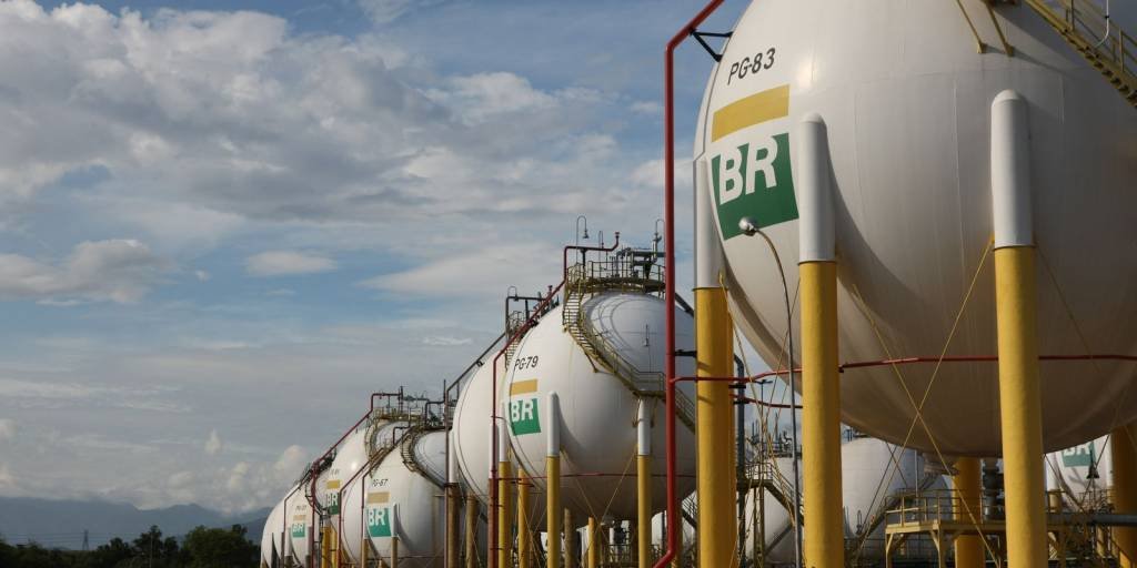 GLP em refinaria da Petrobras: última redução da Petrobras no GLP havia sido feita em abril (André Motta de Souza/Agência Petrobras/Reprodução)