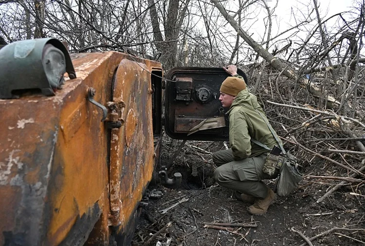 Rússia: Ministério da Defesa russo disse que as tropas seriam reagrupadas das áreas de Balakliya e Izyum para a região de Donetsk, na Ucrânia (Sergey BOBOK / AFP/Getty Images)