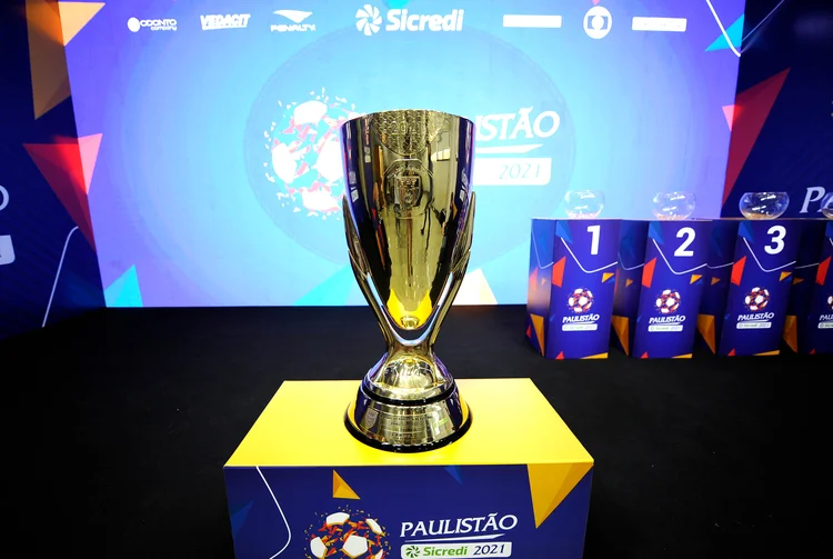 Taça do Paulistão (foto de arquivo): Palmeiras e São Paulo se enfrentam na final de 2022 (FPF/Divulgação)