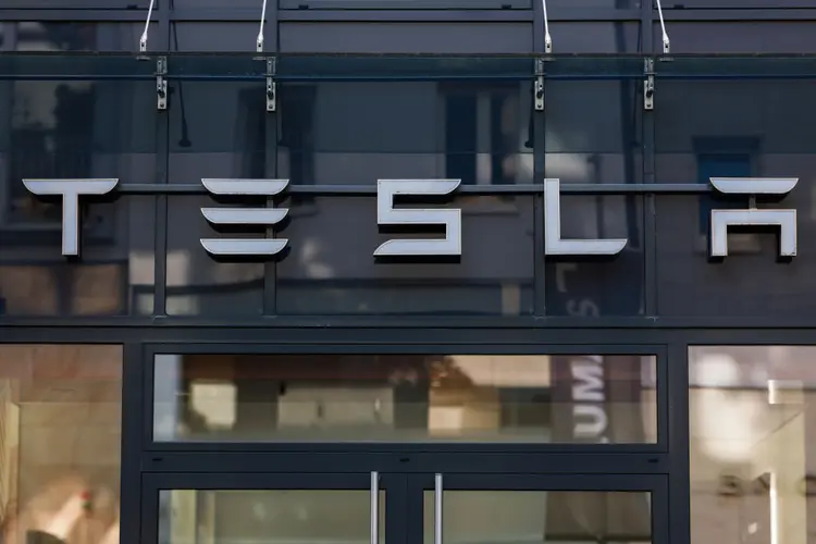 Tesla: fabricante de Elon Musk tem entregas abaixo da expectativa do mercado (Jeremy Moeller / Colaborador/Getty Images)