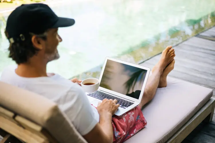 Day trade: se tornar um trader pode significar também renda extra online em uma das profissões que cresce no Brasil (Getty Images/Getty Images)