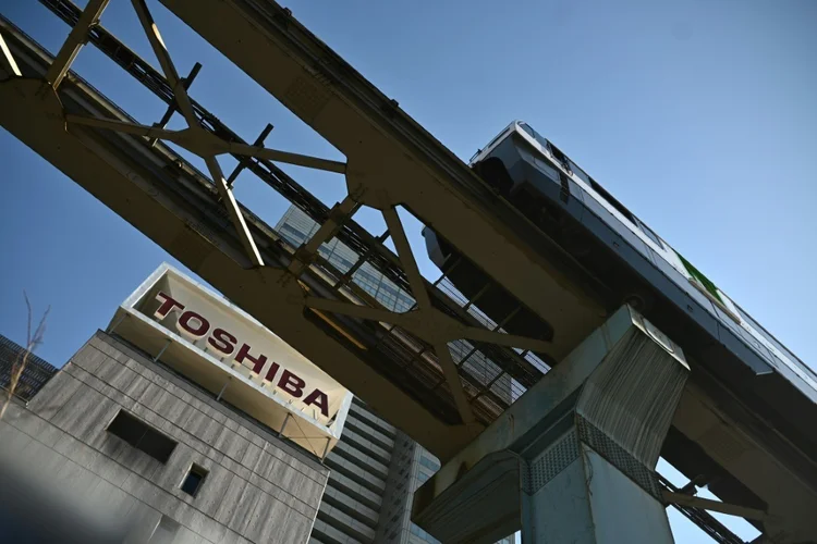 Toshiba: A decisão ocorre após os acionistas terem votado no final de março, em decisão não vinculante, contra a proposta da administração de dividir a empresa em duas (AFP/AFP)