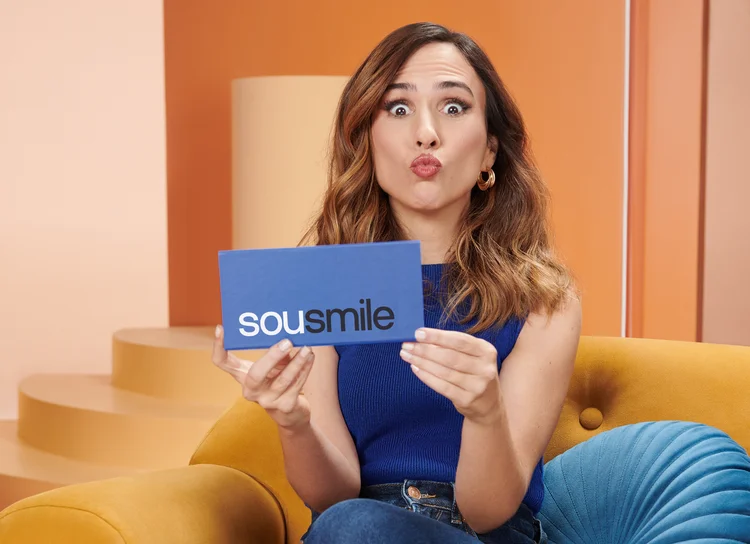 Em campanha, Tatá Weneck conta sua própria história (SouSmile/Reprodução)
