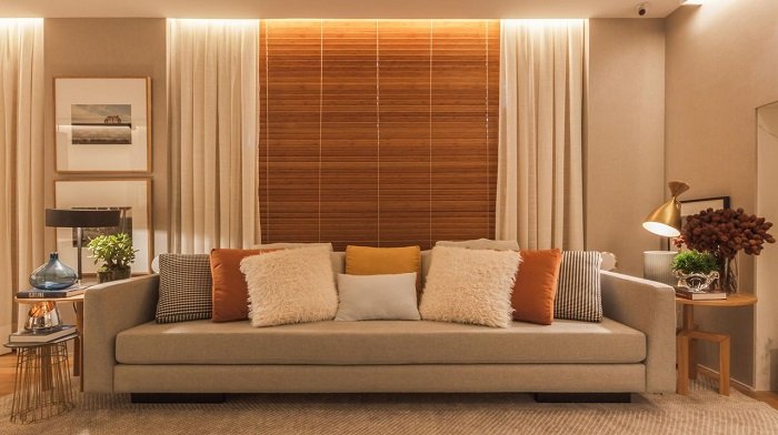 Como usar almofadas decorativas em diferentes ambientes da casa