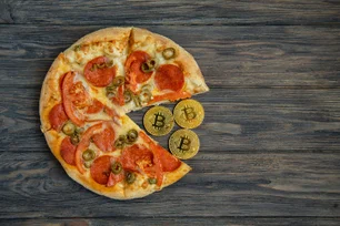 Imagem referente à matéria: Bitcoin Pizza Day: o que é e qual a importância da data?