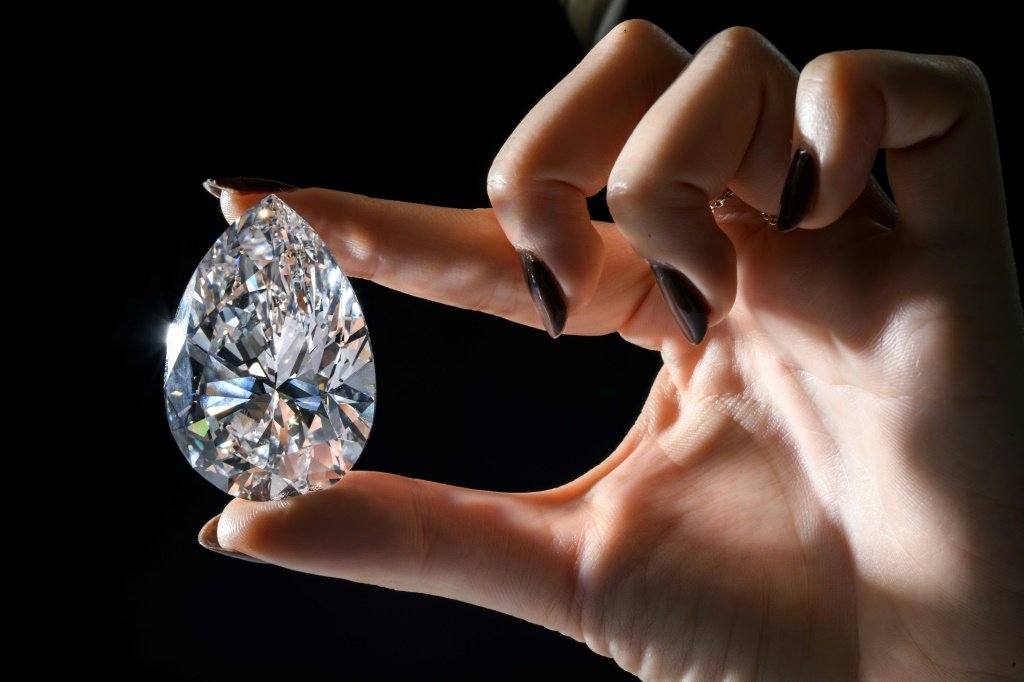 Maior diamante branco já leiloado é vendido por US$ 18,7 milhões