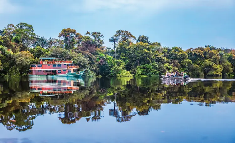 O barco Jacaré-Açu, da Expedição Katerre: cruzeiros pelo Rio Negro atraem principalmente turistas estrangeiros que buscam contato com a natureza (Leandro Fonseca/Exame)