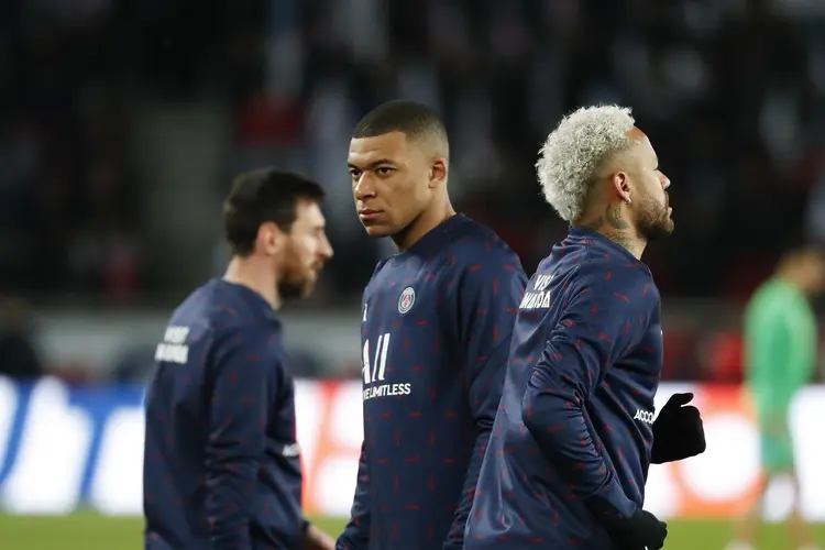 Mbappé no Real Madrid: Eleito o melhor jogador do último campeonato francês, o companheiro de Neymar e Messi, assinará um contrato de cinco temporadas com uma cláusula de rescisão bilionária (Catherine Steenkeste/Getty Images)