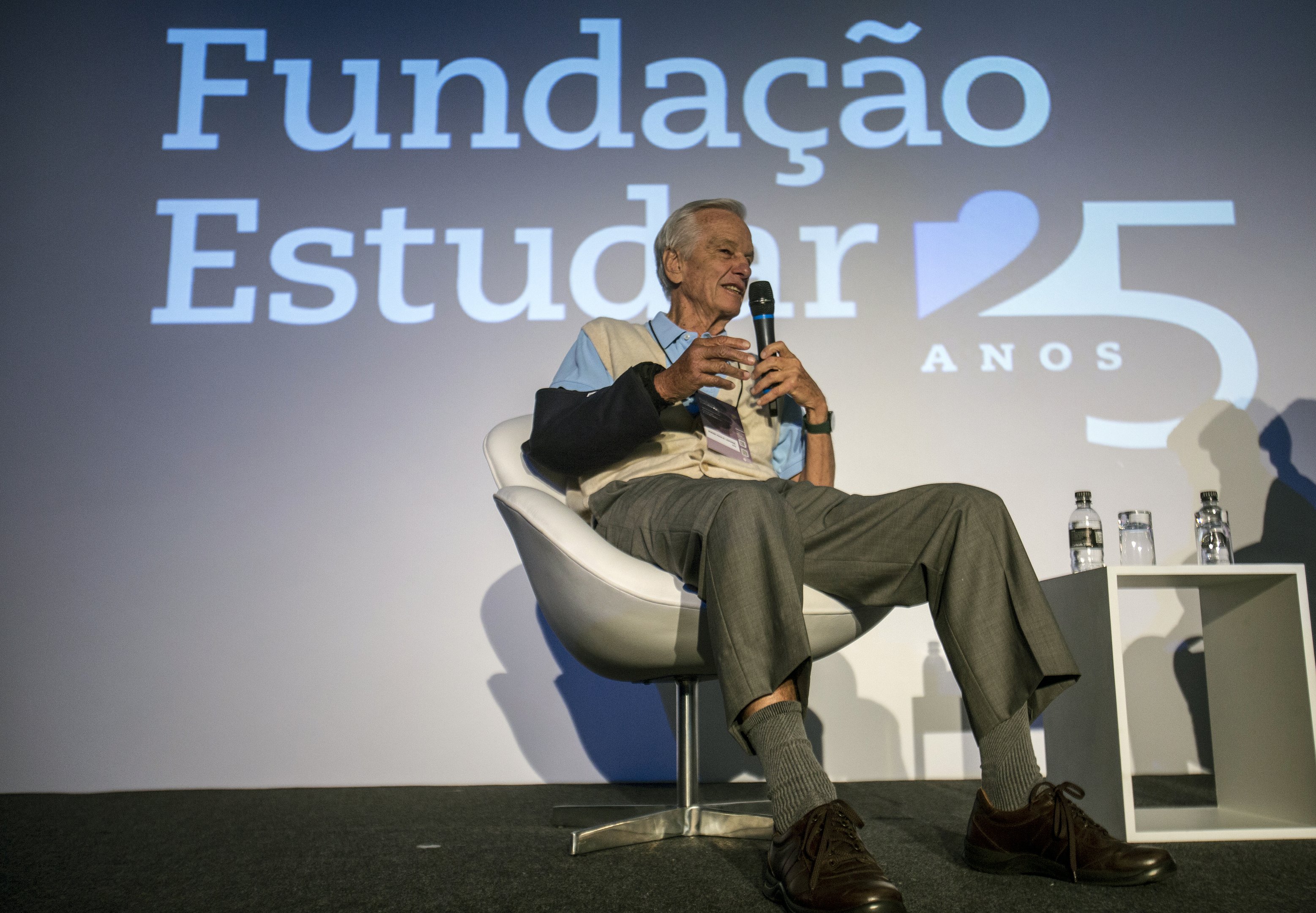 ONG Fundação Estudar lança edtech com curso de liderança e aulas de Lemann