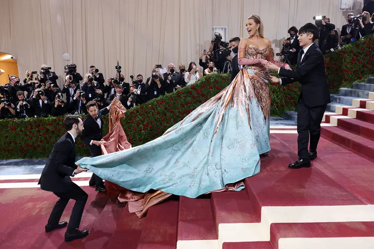 Blake Lively no MET Gala 2022: show no tapete vermelho (Taylor Hill/Getty Images)