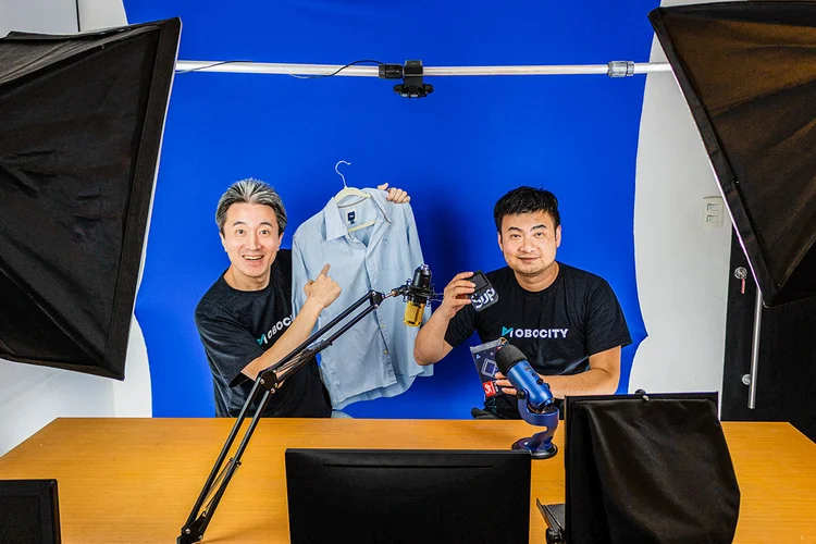 Yan Di e Zhen Zhang, sócios da paulistana Mobocity: projeção de faturamento de até 20 milhões de dólares em 2022 com clientes globais como Bytedance, dona do TikTok (Divulgação/Divulgação)
