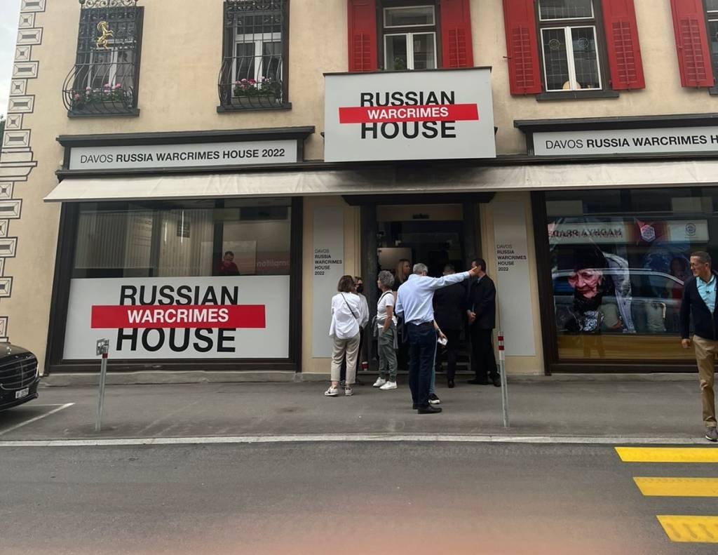 'Casa da Rússia' em Davos é substituída por 'Casa dos Crimes russos'