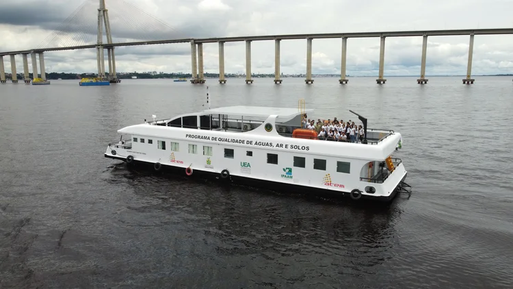 Monitoramento da qualidade da água: o barco de 28 metros conta com quatro laboratórios e cinco camarotes (Pesquisa/Divulgação)