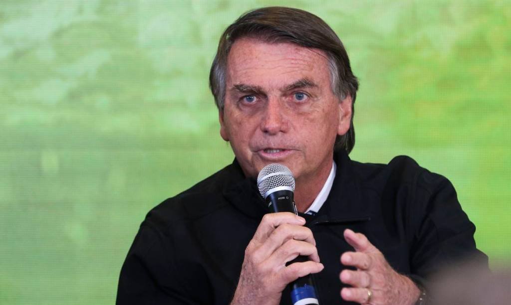 Bolsonaro quer zerar ICMS do diesel, mas compensar estados com apenas R$ 22 bilhões