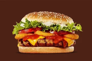 Imagem referente à matéria: Estagiário do Burger King 'vaza' oferta do Whopper em conta secreta no Instagram