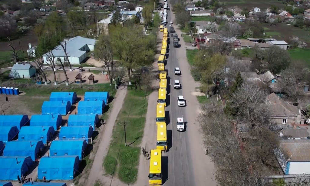 Guerra na Ucrânia: civis sendo retirados de Mariupol (Russian Defence Ministry/AFP)