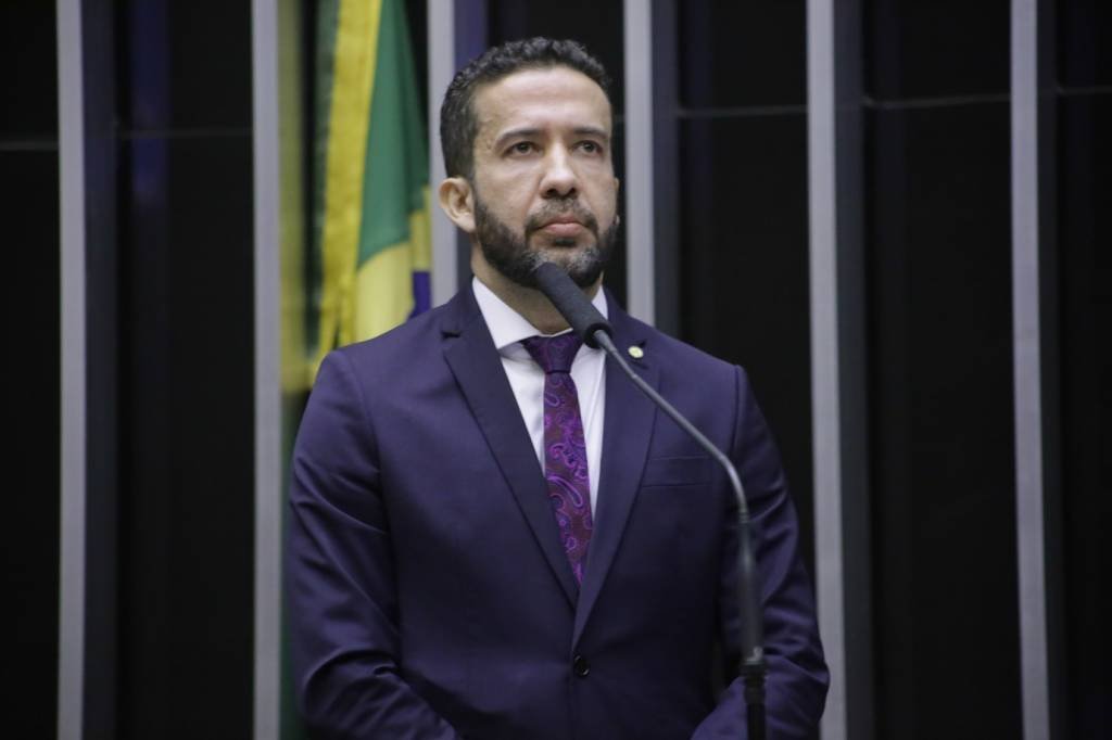 PF pede ao STF quebra de sigilo bancário de Janones em investigação sobre rachadinha