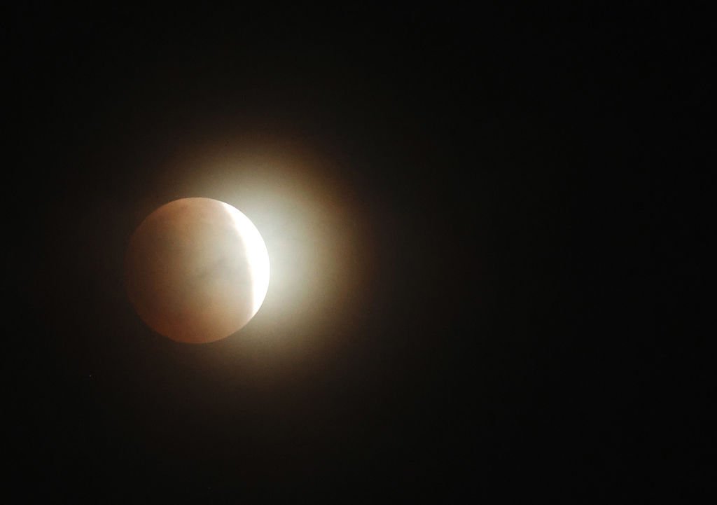 Eclipse Lunar: somente os moradores do Acre poderão ver o fenômeno parcialmente (Steve Russell / Colaborador/Getty Images)