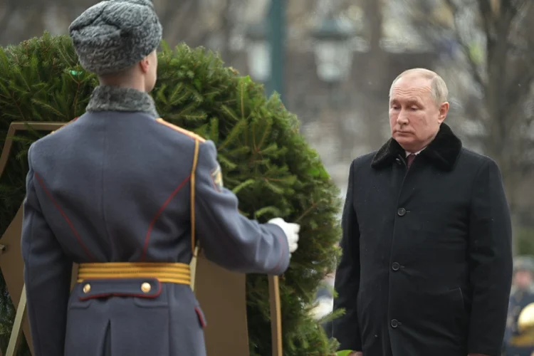 O Kremlin considera que o Ocidente trava uma guerra contra a Rússia por meio de terceiros na Ucrânia com a entrega de ajuda militar. (AFP/AFP)