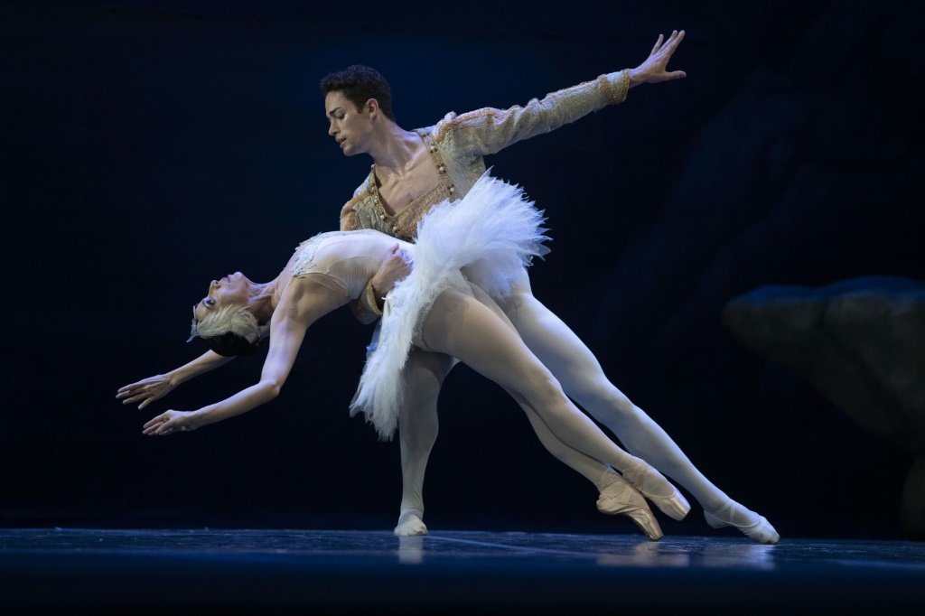 Para bailarino brasileiro, deixar Bolshoi de Moscou foi escolha difícil