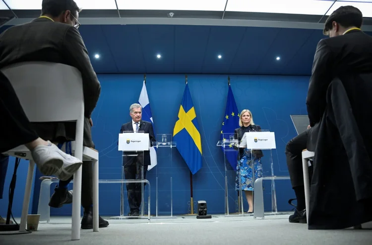 Presidente da Finlândia, Sauli Niinisto, e a primeira-ministra da Suécia, Magdalena Andersson (AFP/AFP)