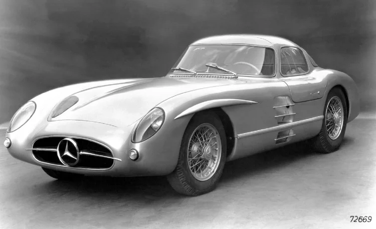 Mercedes Coupé 300 SLR Uhlenhaut em foto de 2 de julho de 1955 cedida pela Mercedes-Benz

 (AFP/AFP)