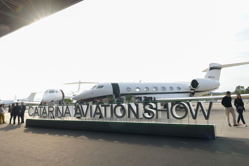 Catarina Aviation Show teve avião de Elon Musk e 'jato off-road' no Brasil