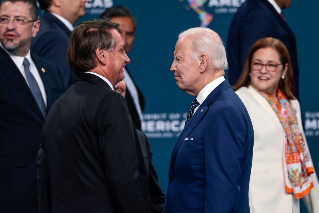 Bolsonaro e Biden na Cúpula das Américas: "Eu confessei ao Biden que, desde criança, sempre admirei o povo americano." (Anna Moneymaker/Getty Images)