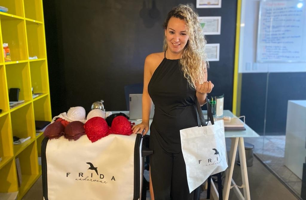 Aos 32 anos, empreendedora do RS fatura R$ 1 milhão com lingerie inclusiva