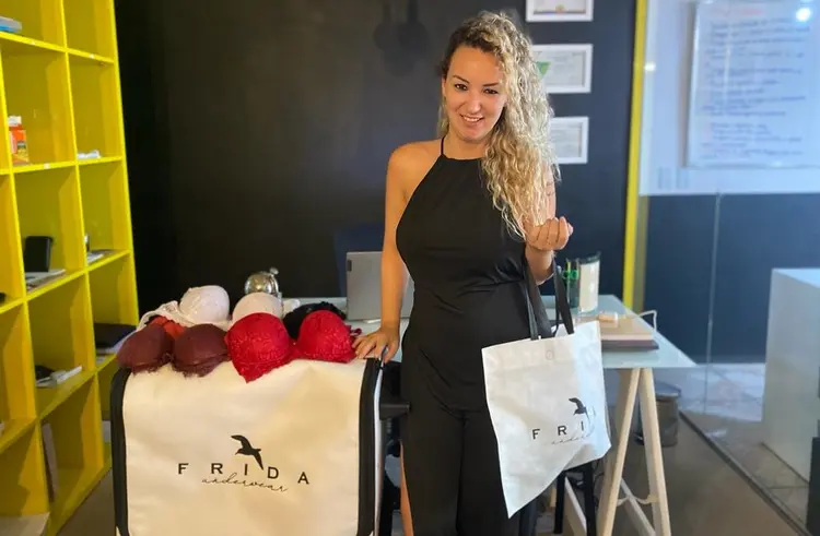 A empreendedora Camila Reginato, de 32 anos, fundadora da Frida Underwear (Frida/Divulgação)