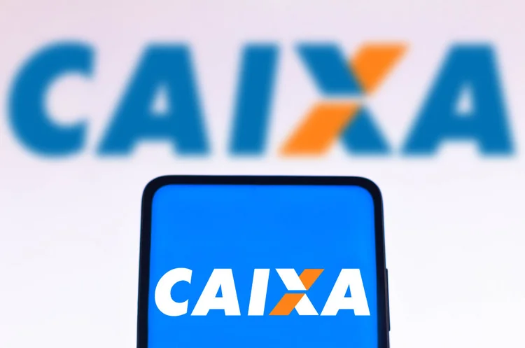 A presidente da Caixa, Daniella Marques, disse que nesta semana que o banco vai começar a oferecer o consignado aos beneficiários do Auxílio Brasil (SOPA Images / Colaborador/Getty Images)