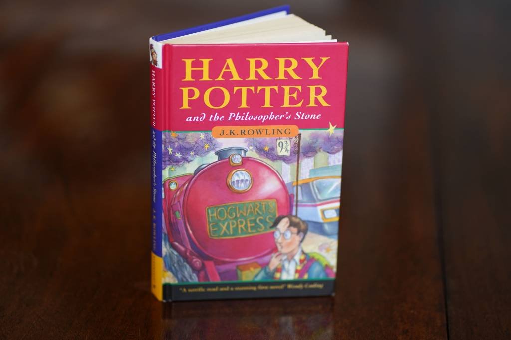 Edição rara de 'Harry Potter' vai a leilão e pode chegar a R$ 62 mil