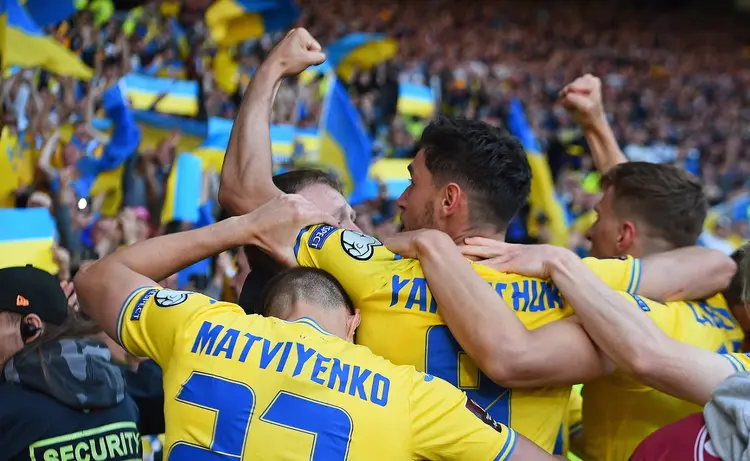 País de Gales x Ucrânia: Quem vencer tem vaga garantida na Copa do Mundo (ANDY BUCHANAN/AFP/Getty Images)