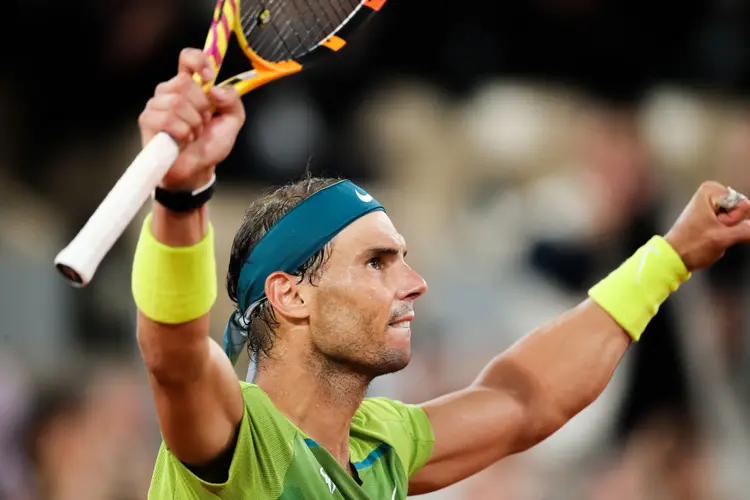 Rafael Nadal em partida contra Alexander Zverev. (Ibrahim Ezzat/NurPhoto/Getty Images)