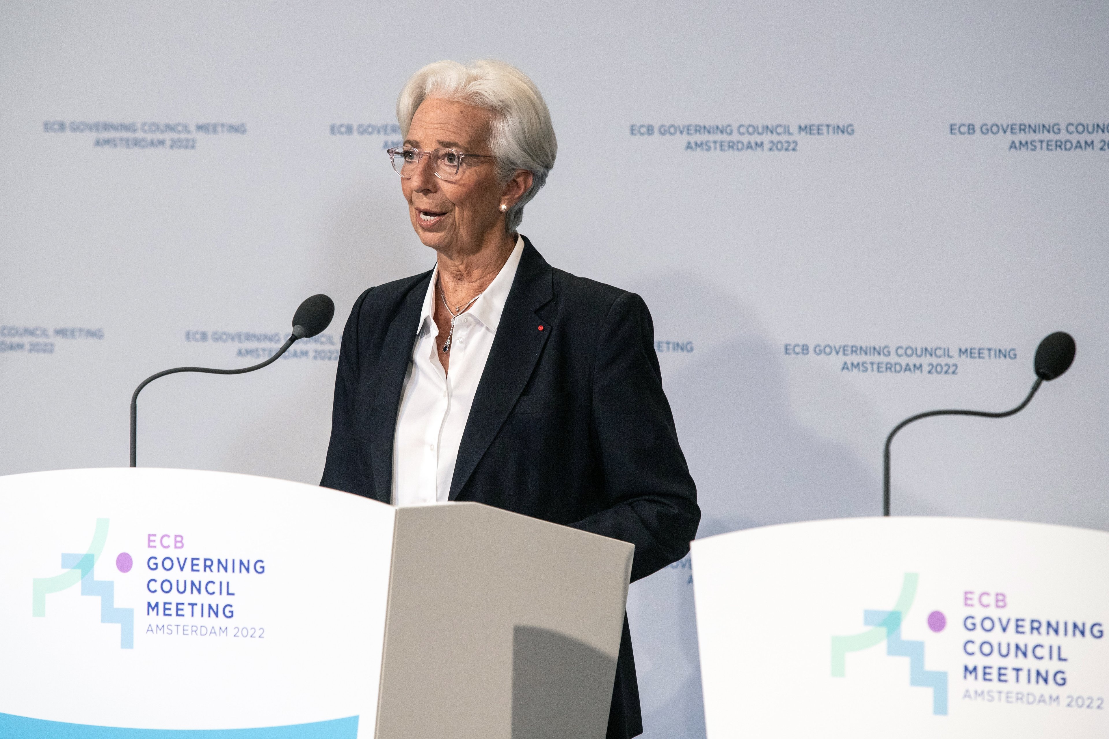 Plano do BCE de elevar juros depende de dados econômicos, diz Lagarde