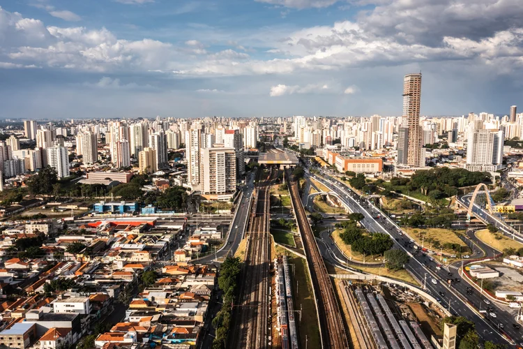 Vista aérea de São Paulo: setor imobiliário quer desconto maior na reforma tributária (Getty Images)