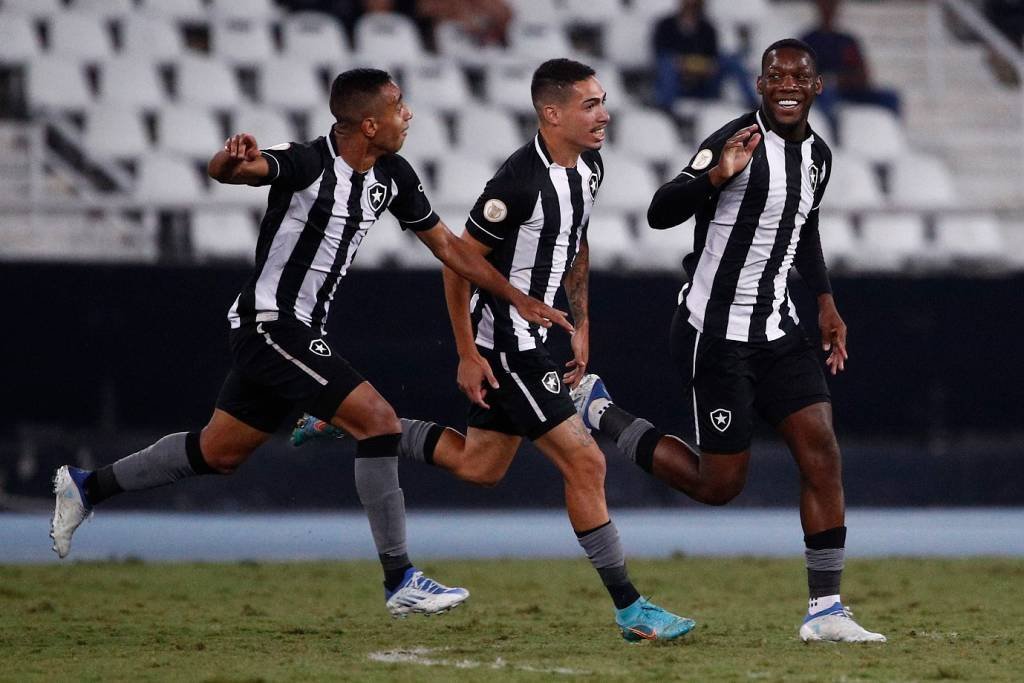 Onde assistir ao vivo o jogo Botafogo x Fluminense hoje, domingo, 26; veja horário