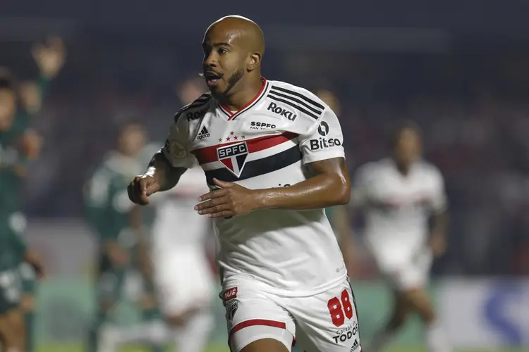 SAO PAULO, BRAZIL - JUNE 20: Patrick of Sao Paulo celebrates after scoring the first goal of his team during the match between Sao Paulo and Palmeiras as part of Brasileirao Series A 2022 at Morumbi Stadium on June 20, 2022 in Sao Paulo, Brazil. (Photo by Ricardo Moreira/Getty Images) (Ricardo Moreira/Getty Images)