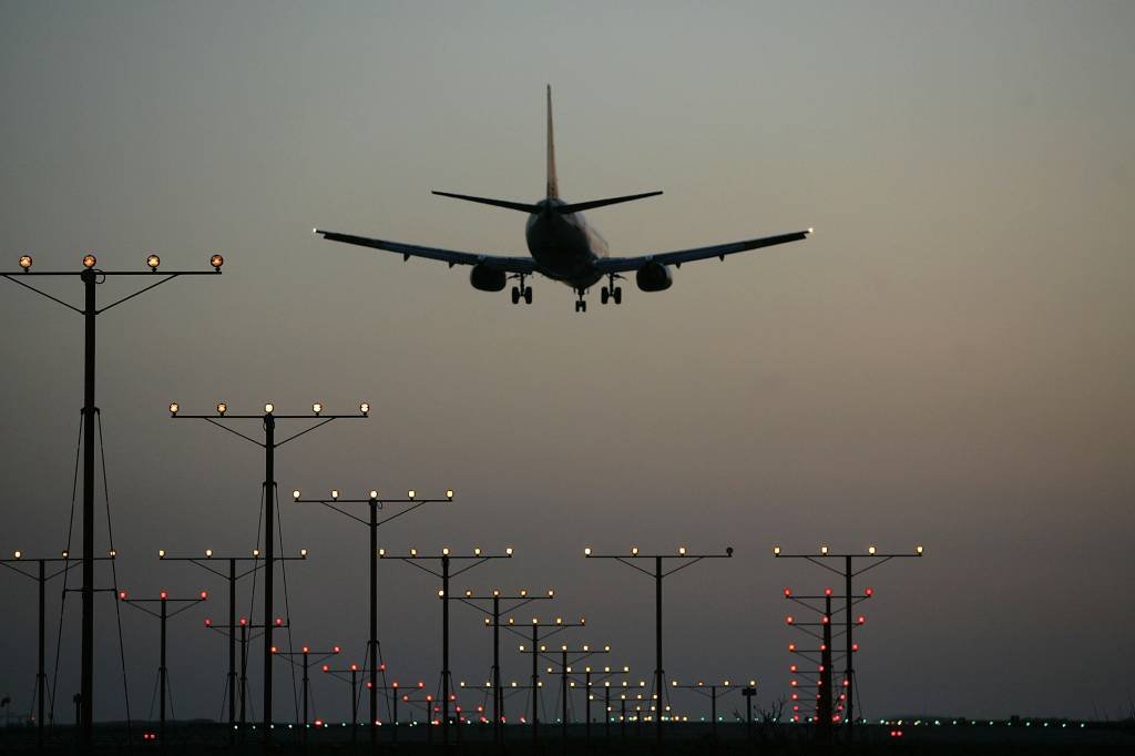 Serviço de internet ainda é recente no serviço de aviação. (David McNew/Getty Images)