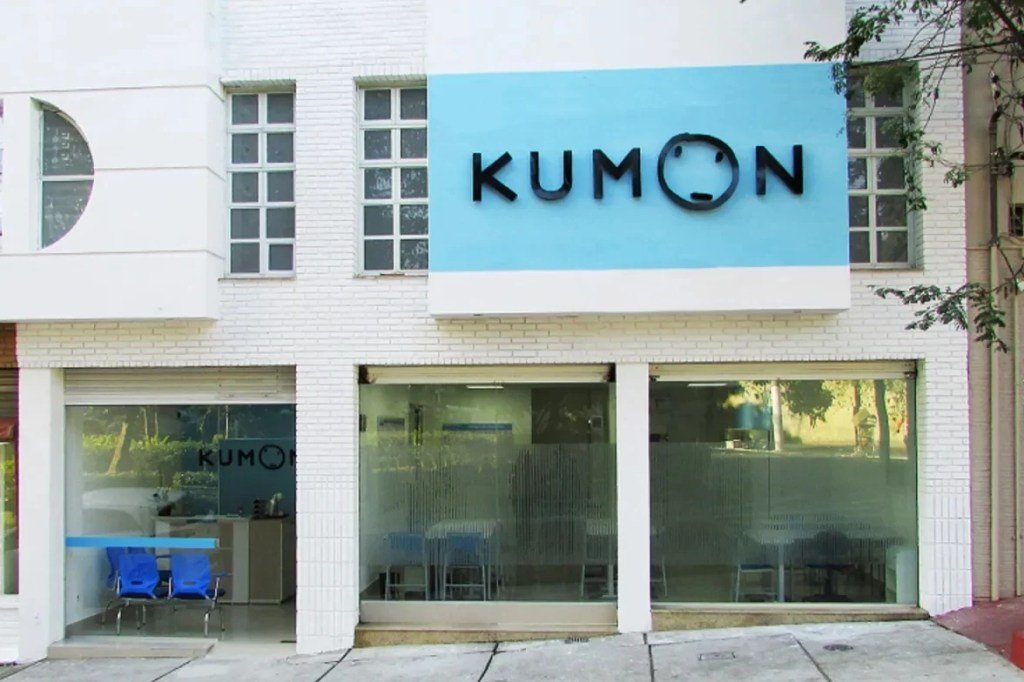 Kumon está entre as maiores microfranquias do Brasil em 2022 (Redes Sociais/Divulgação)