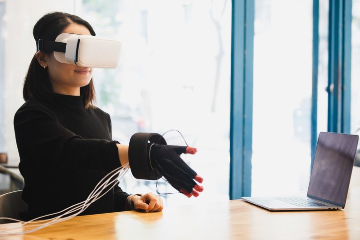 Óculos de realidade virtual: dispositivo será essencial para experiências no metaverso (Kilito Chan/Getty Images)