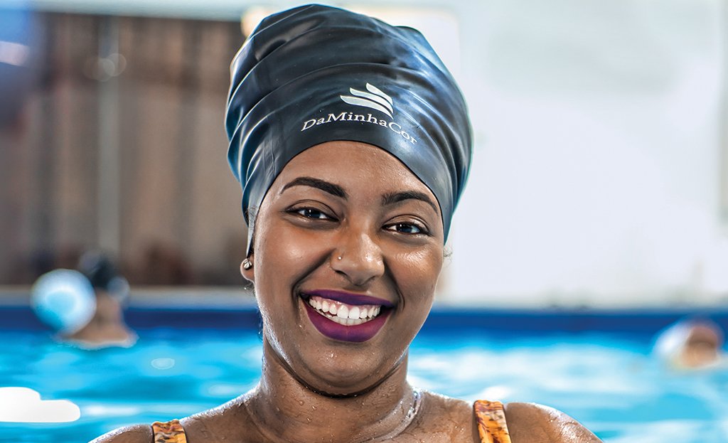 Touca de natação da DaMinhaCor: empresa se especializou em criar produtos inovadores para a comunidade negra (Divulgação/Divulgação)