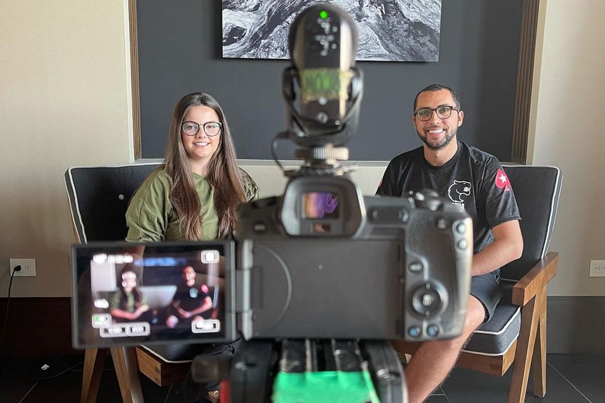 Casal brasileiro conta como fez do pôquer um estilo de vida