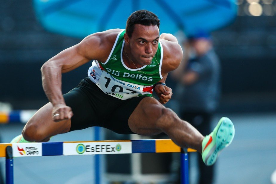 Brasiliense é campeã dos 100 metros com barreiras no Mundial Escolar de  Atletismo