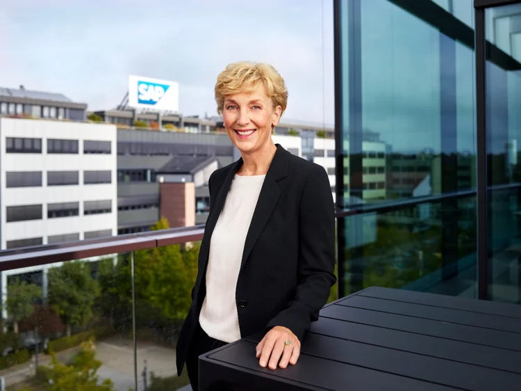 Sabine Bendieck, líder global de RH da SAP: "educação é algo que precisa ser levado para fora das empresas" (SAP/Divulgação)