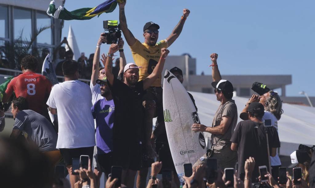 WSL: Filipe Toledo é tetracampeão na etapa brasileira da Liga Mundial de Surfe